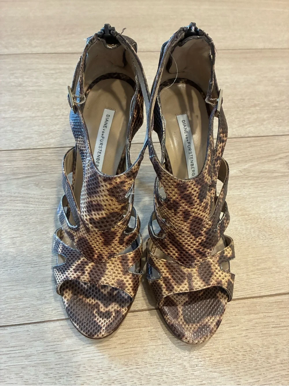 Diane Von Furstenberg Women’s Strappy Brown Snakeskin Stiletto Heel Size 7